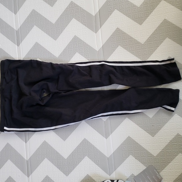 adidas compression leggings size Small Style #CE2441.  NWOT - Picture 4 of 5